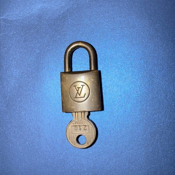 Louis Vuitton Gold Padlock with Key - Picture 1 of 2